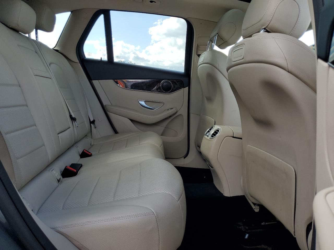 2019 Mercedes-Benz GLC - Image 11