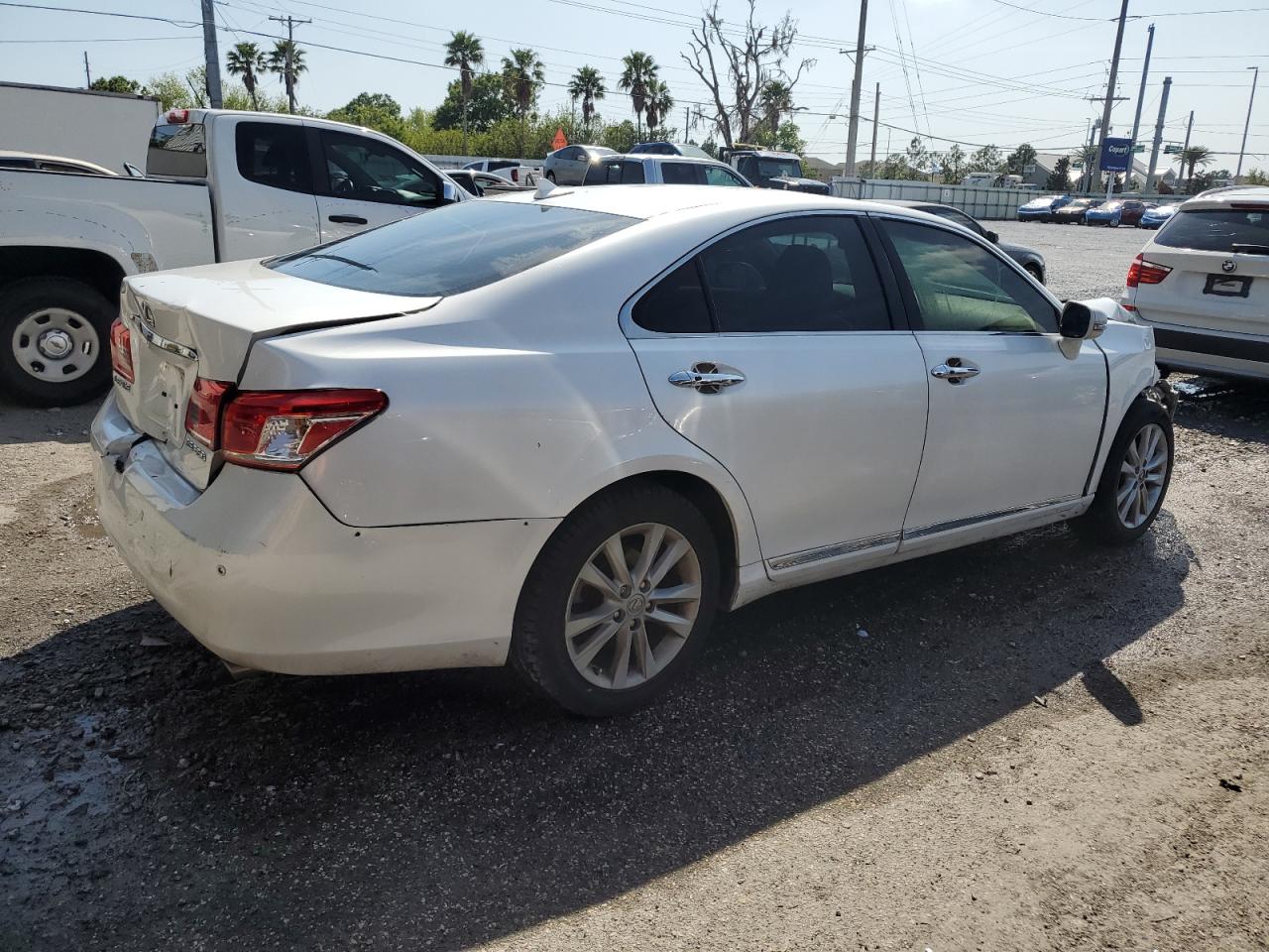 2010 Lexus ES - Image 3