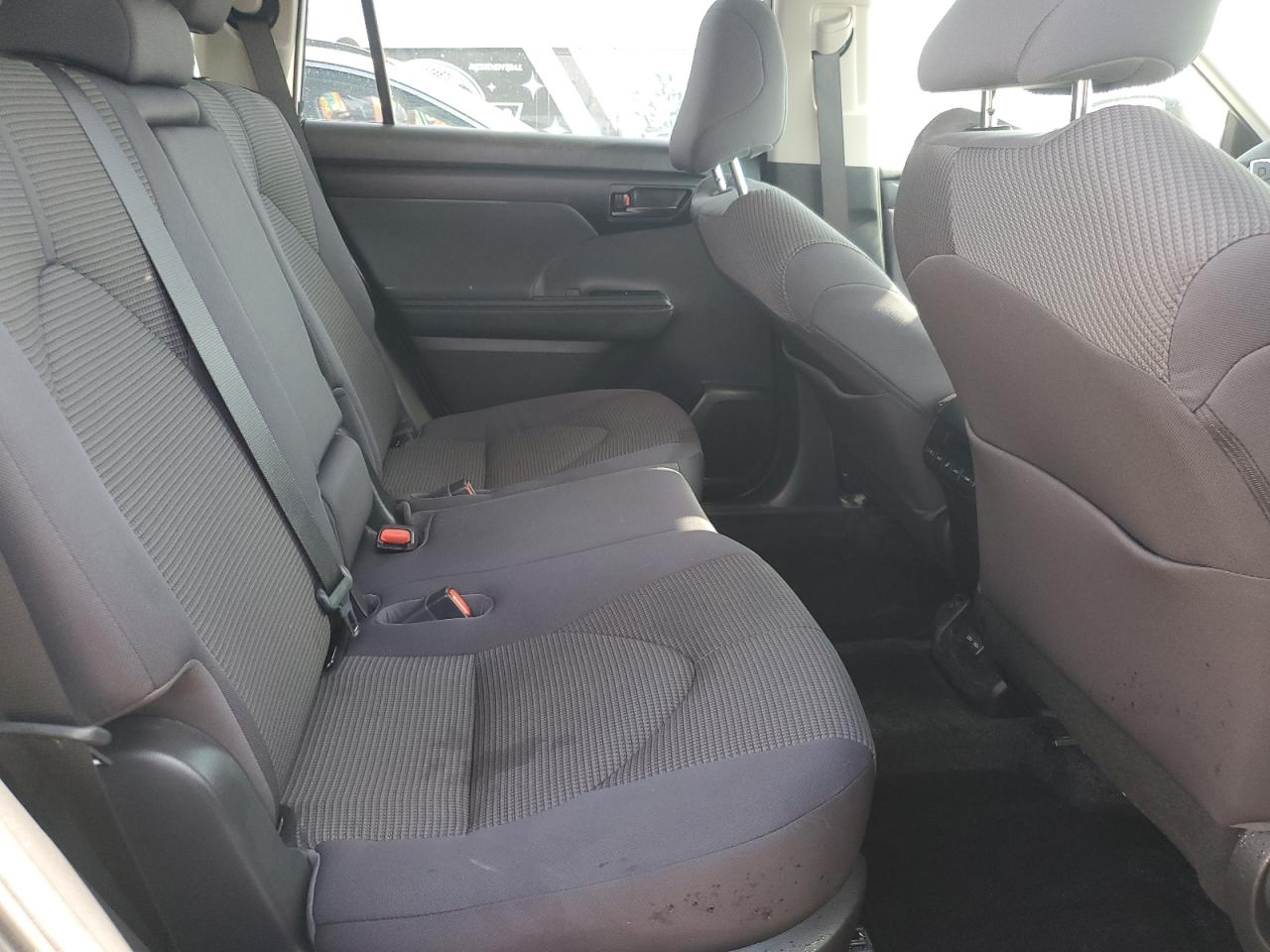2023 Toyota Highlander - Image 11