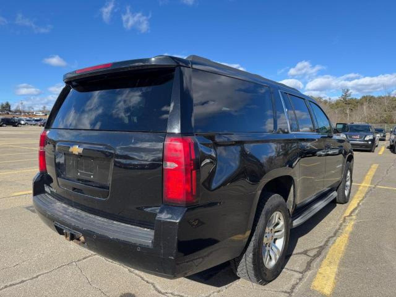 2015 Chevrolet Suburban - Image 4