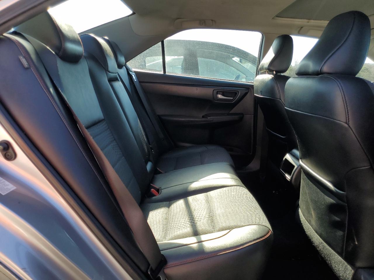 2015 Toyota Camry - Image 10
