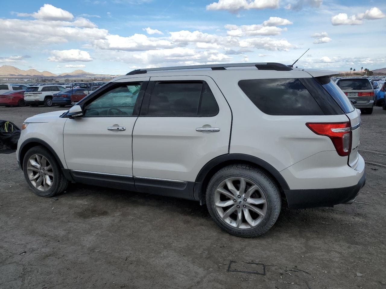 2014 Ford Explorer - Image 2