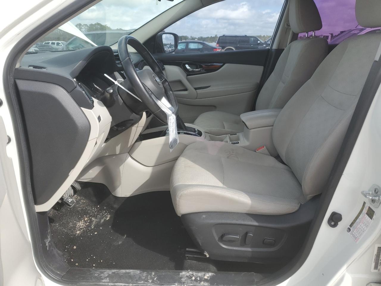 JN1BJ1CP3HW000221 NISSAN ROGUE 2017