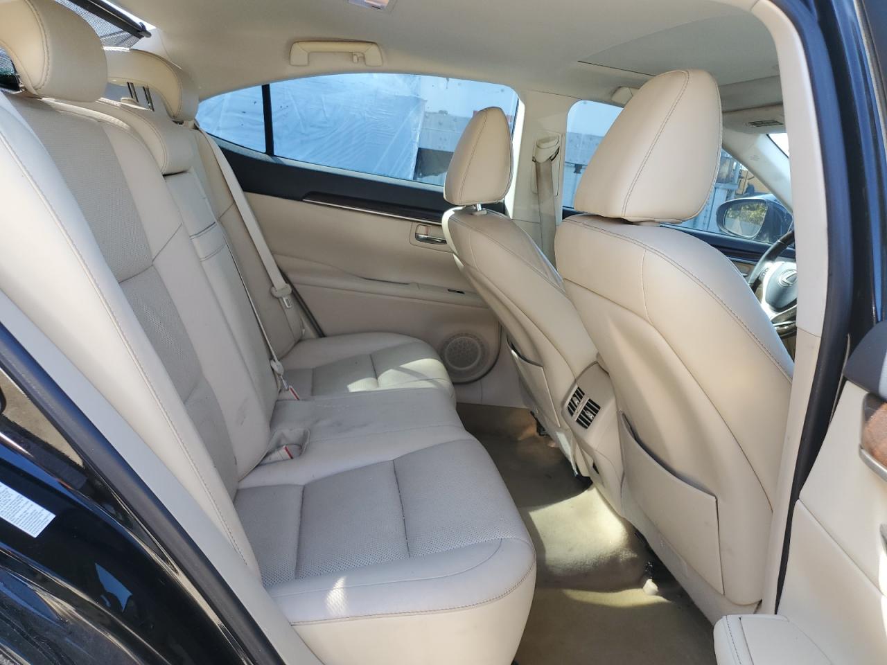2014 Lexus ES - Image 11