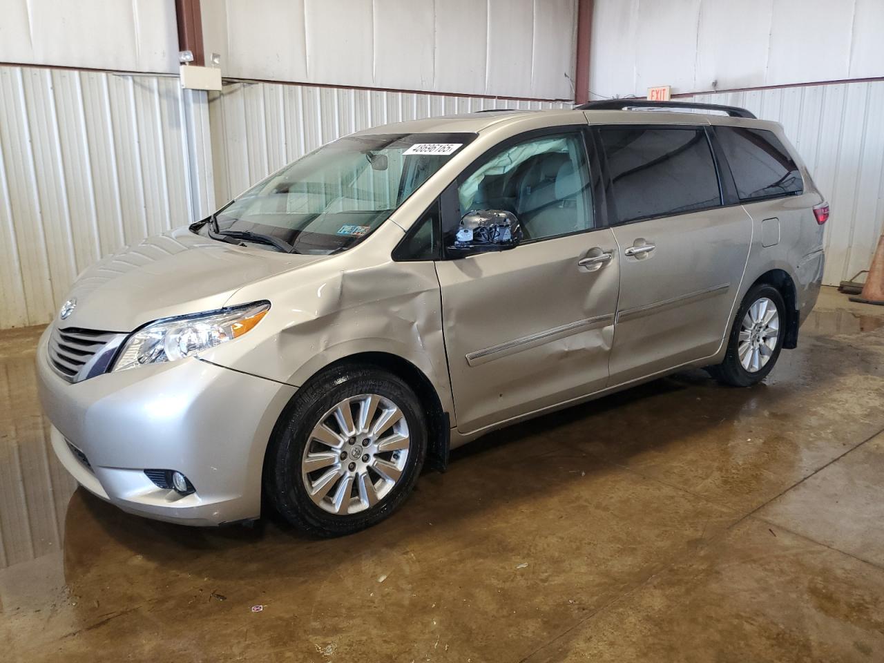 2015 Toyota Sienna - Image 1