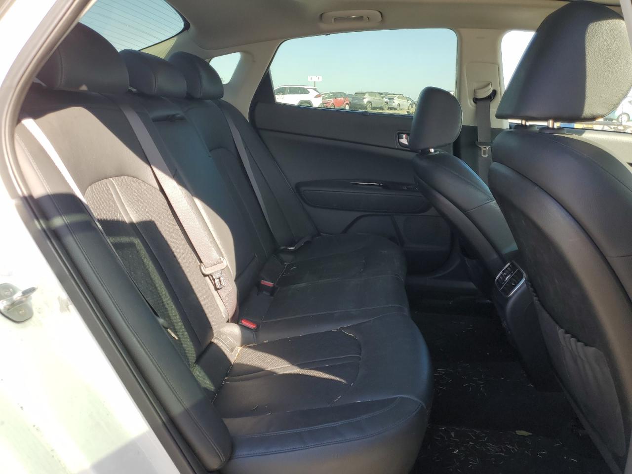 2017 Kia Optima - Image 10