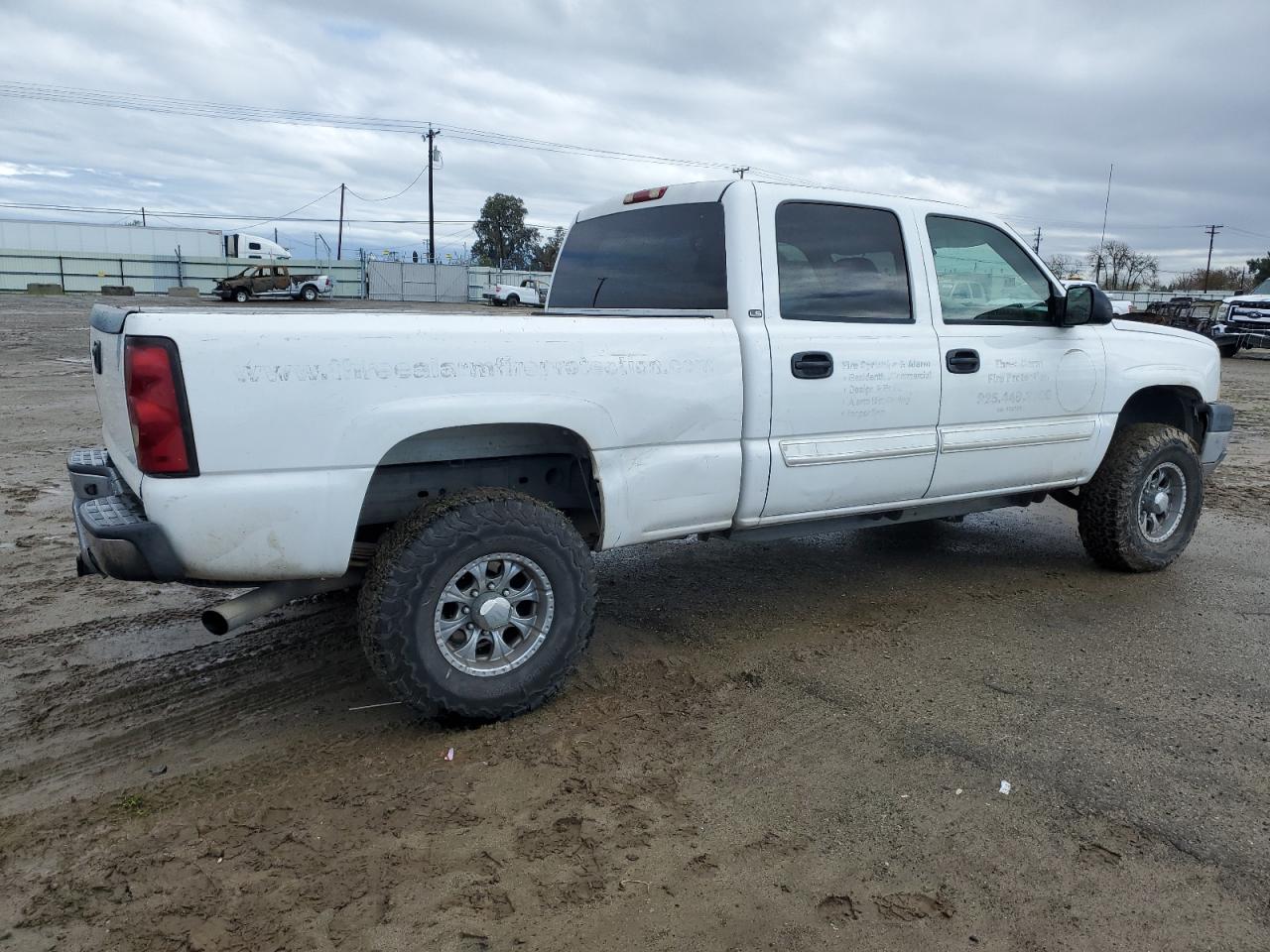 2004 Chevrolet Silverado - Image 3