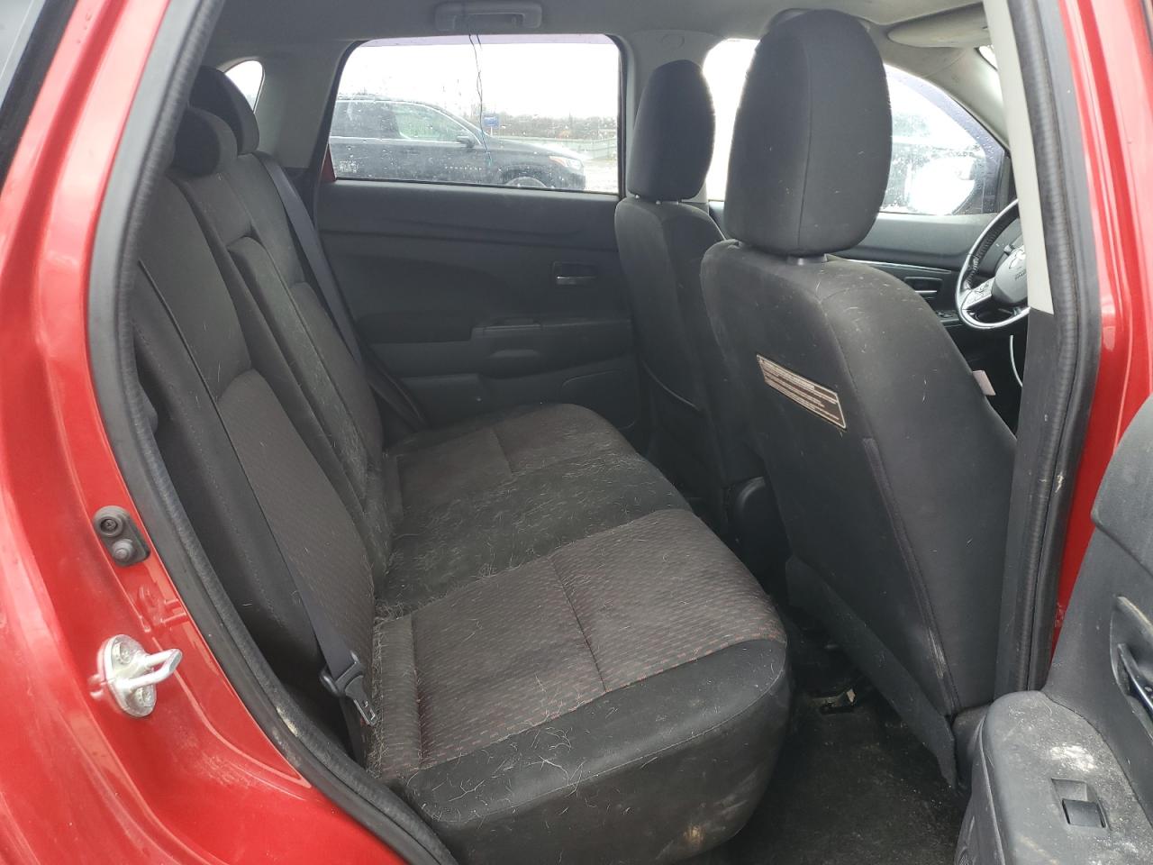 2016 Mitsubishi Outlander - Image 11