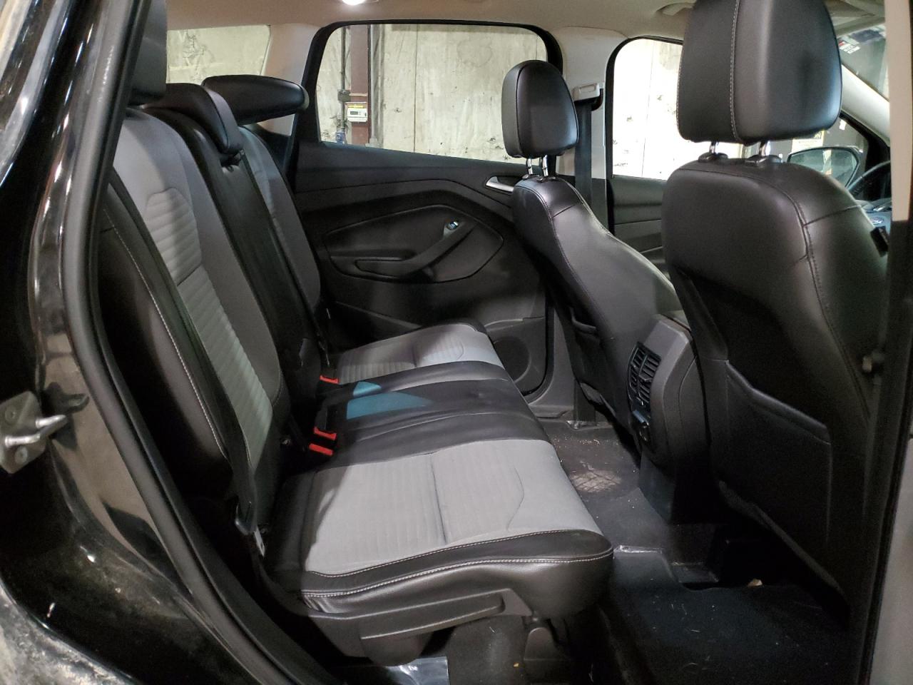 1FMCU9J96HUC13585 FORD ESCAPE 2017