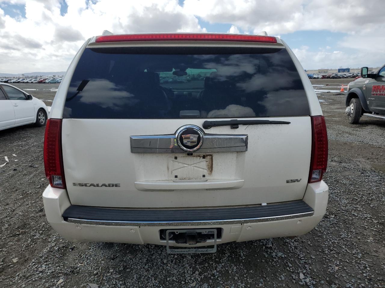 2007 Cadillac Escalade - Image 6