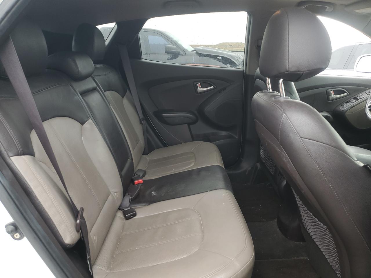 2013 Hyundai Tucson - Image 11