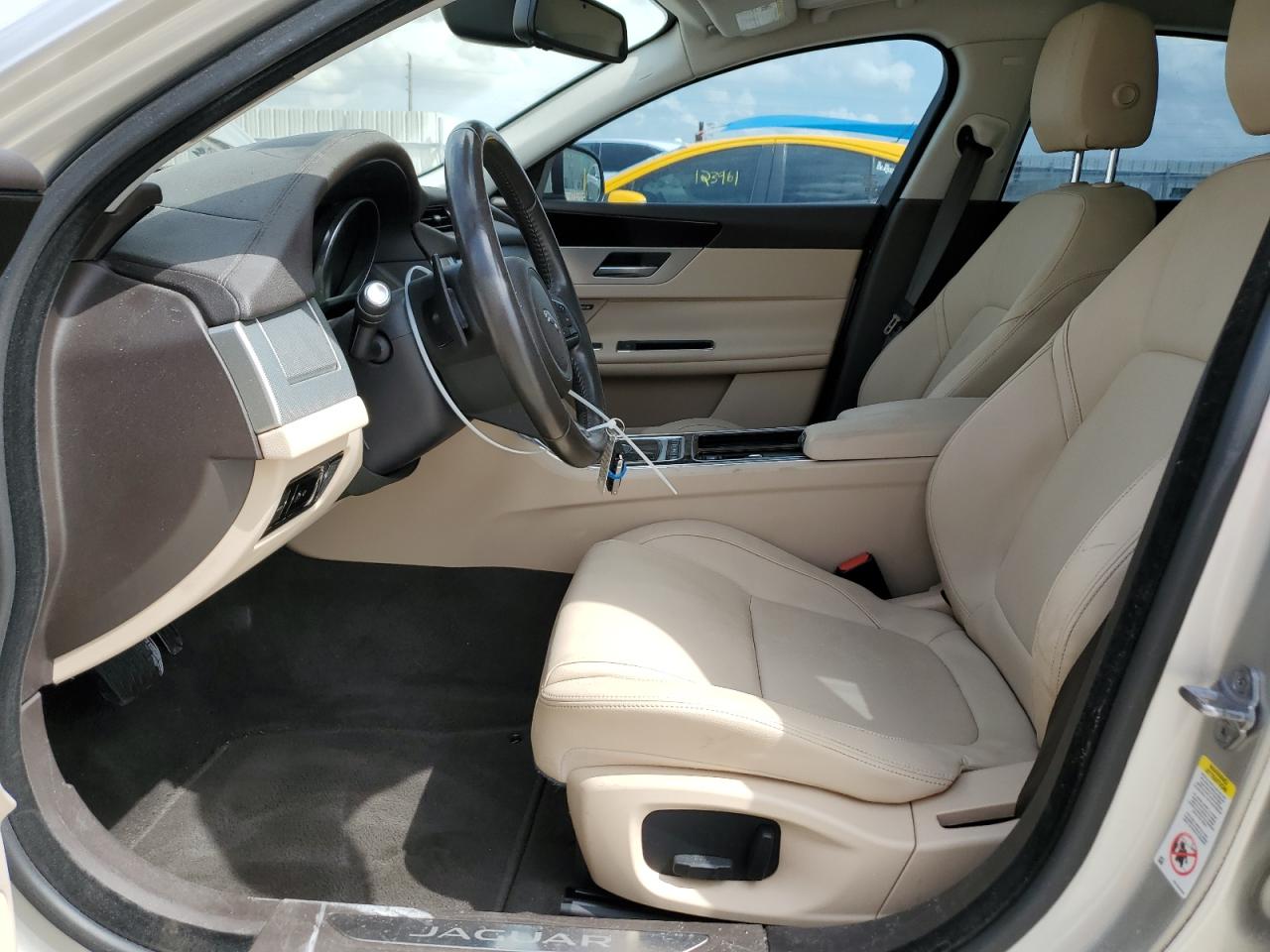 2017 Jaguar XF - Image 7