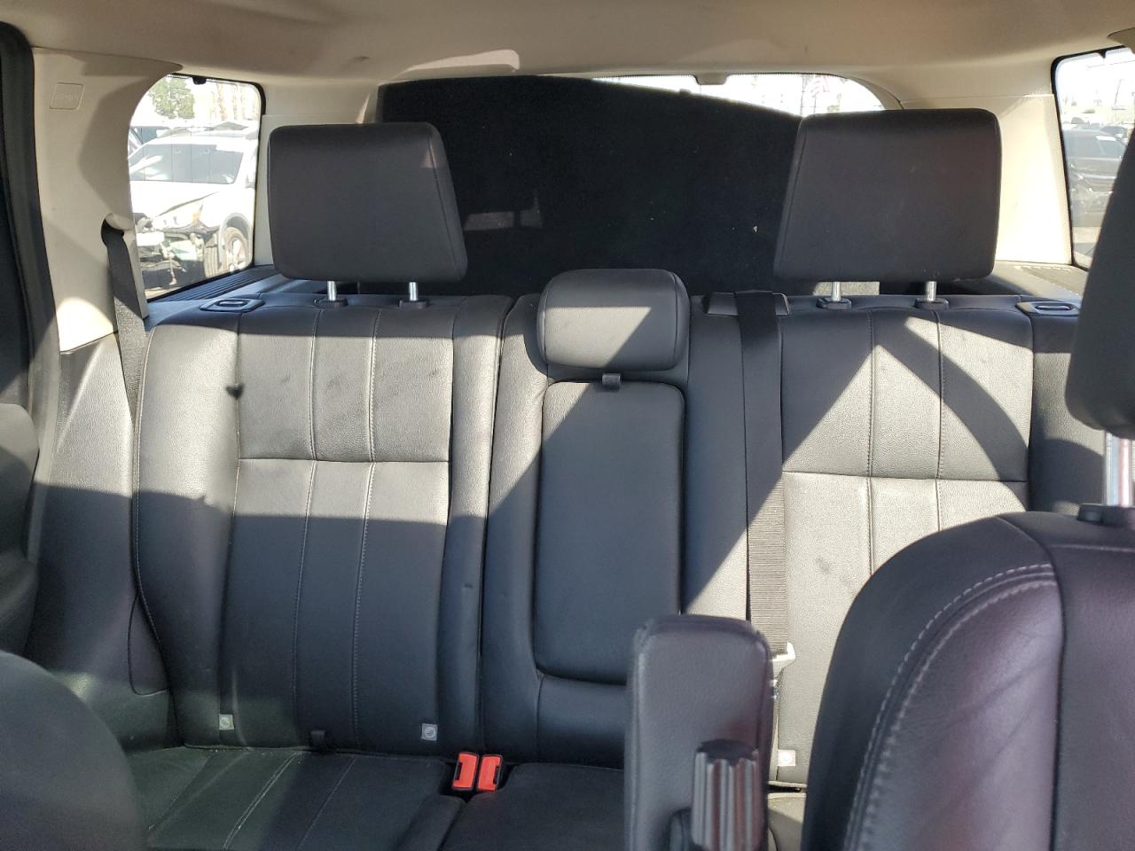 2014 Land Rover LR2 - Image 10