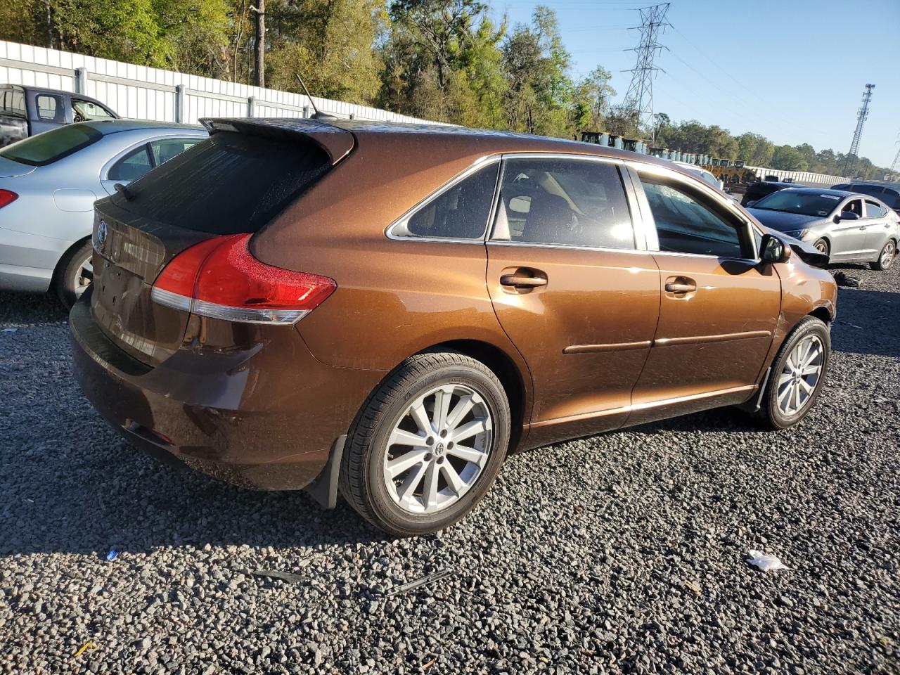 2010 Toyota Venza - Image 3