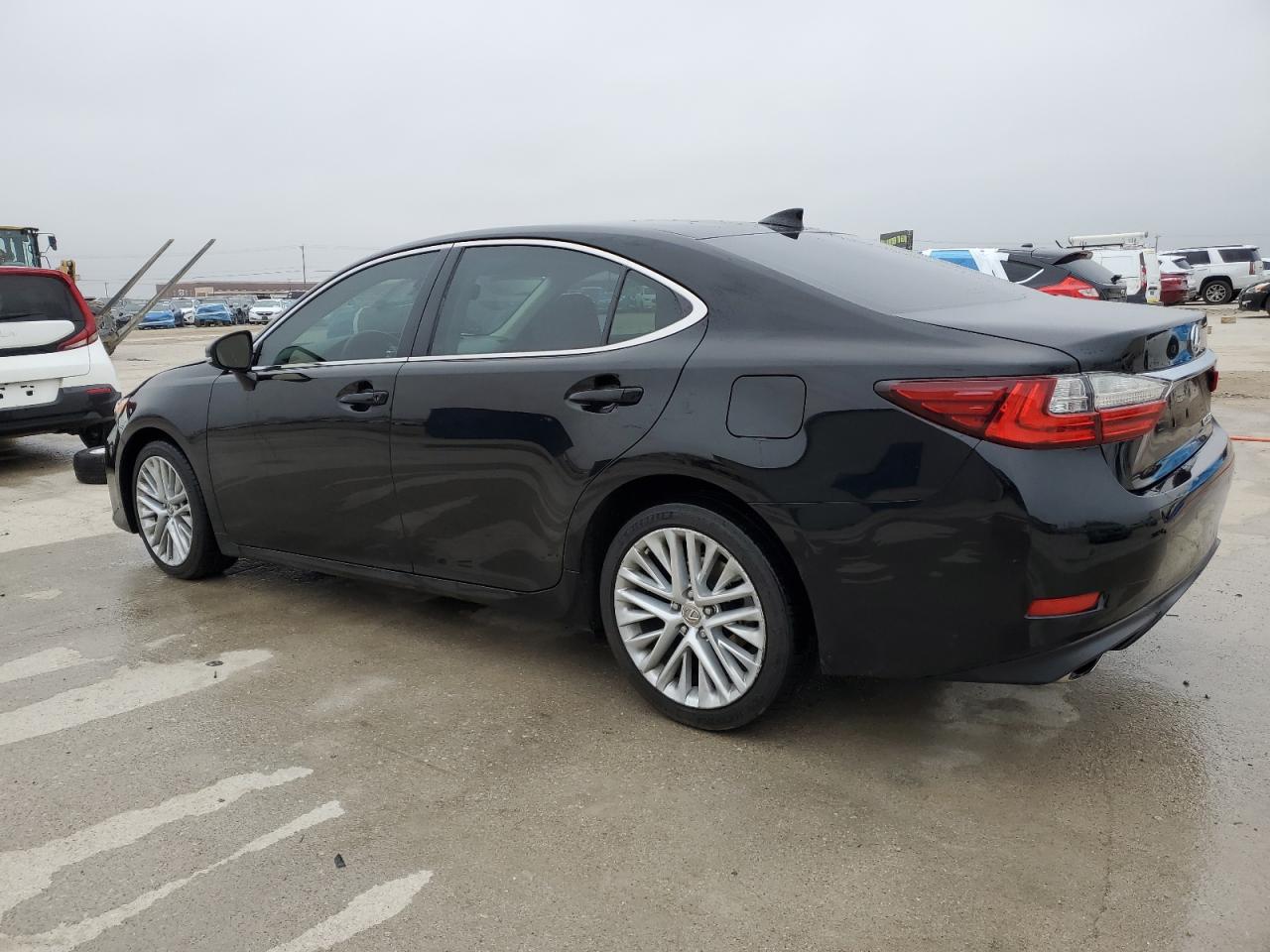 2016 Lexus ES - Image 2