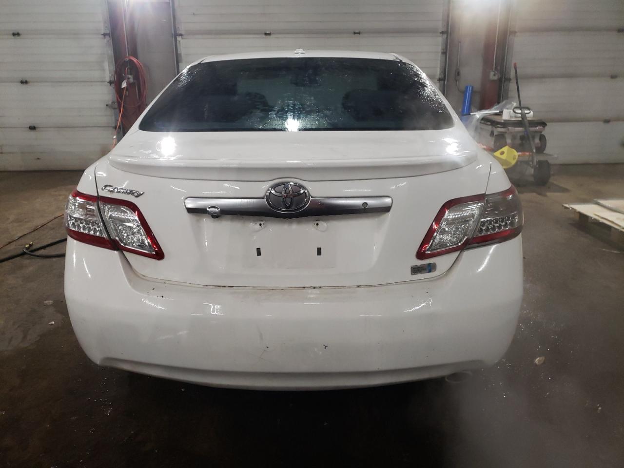2010 Toyota Camry - Image 6