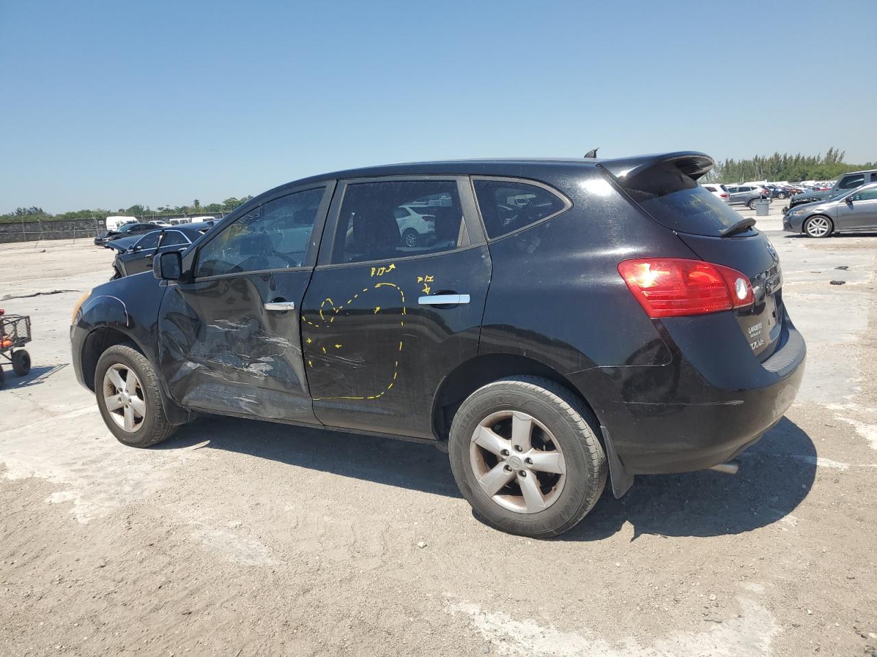 2010 Nissan Rogue - Image 2