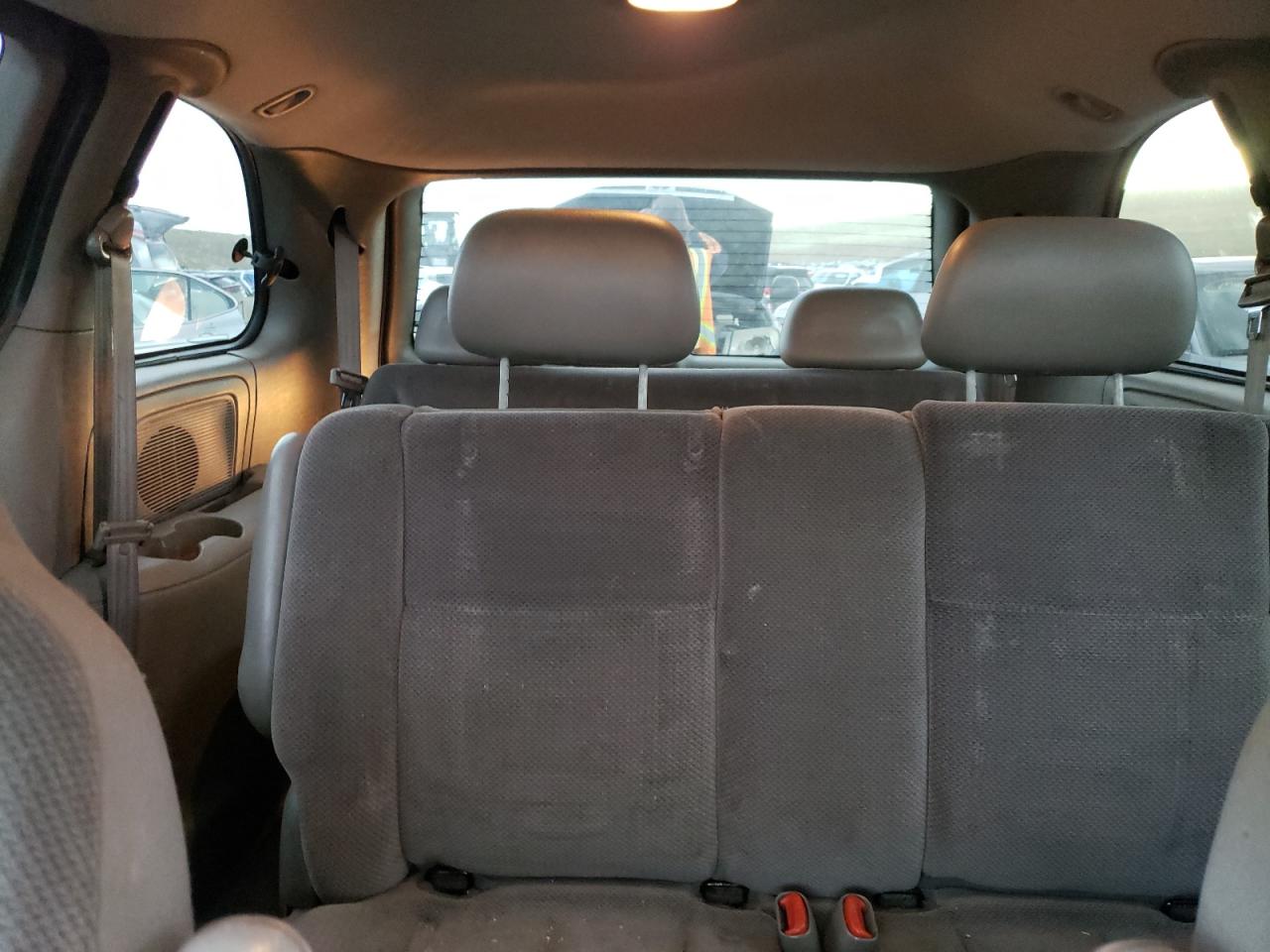 2002 Dodge Caravan - Image 10