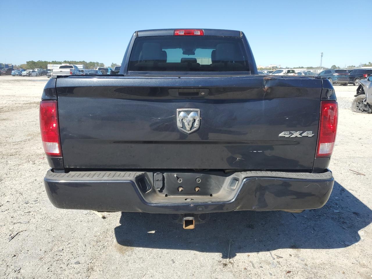 2016 RAM 1500 - Image 6
