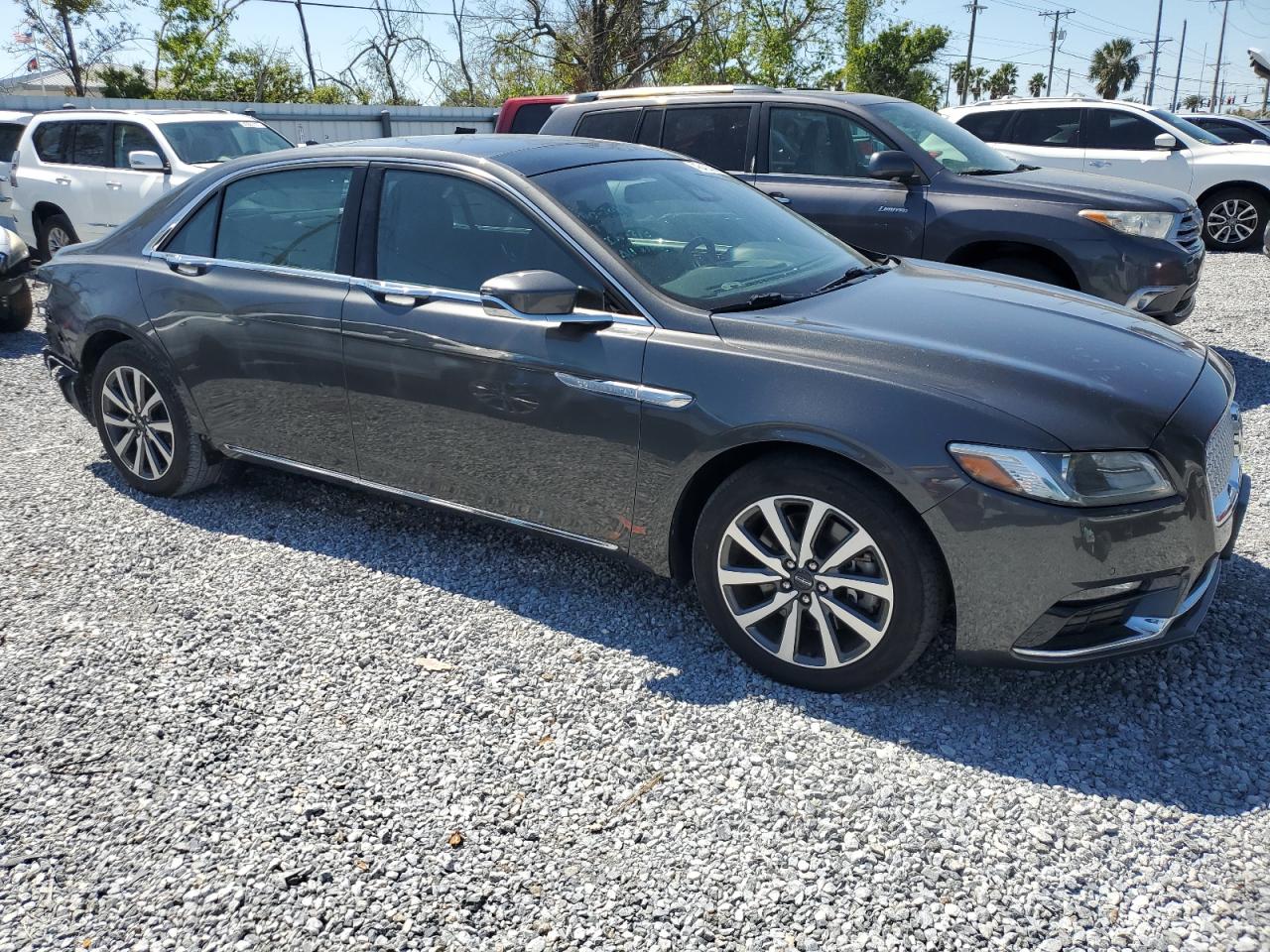 2018 Lincoln Continental - Image 4