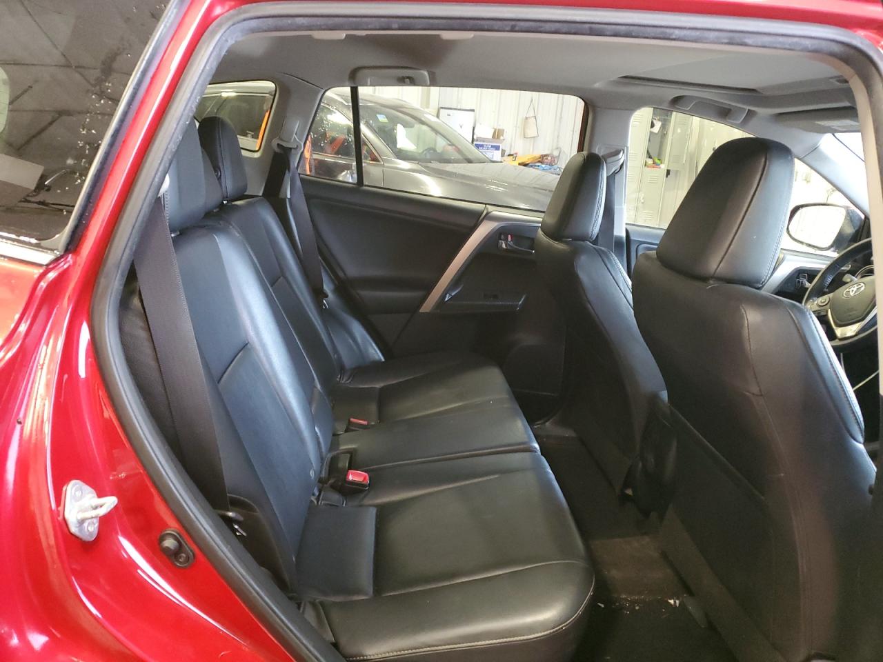 2015 Toyota RAV 4 - Image 11