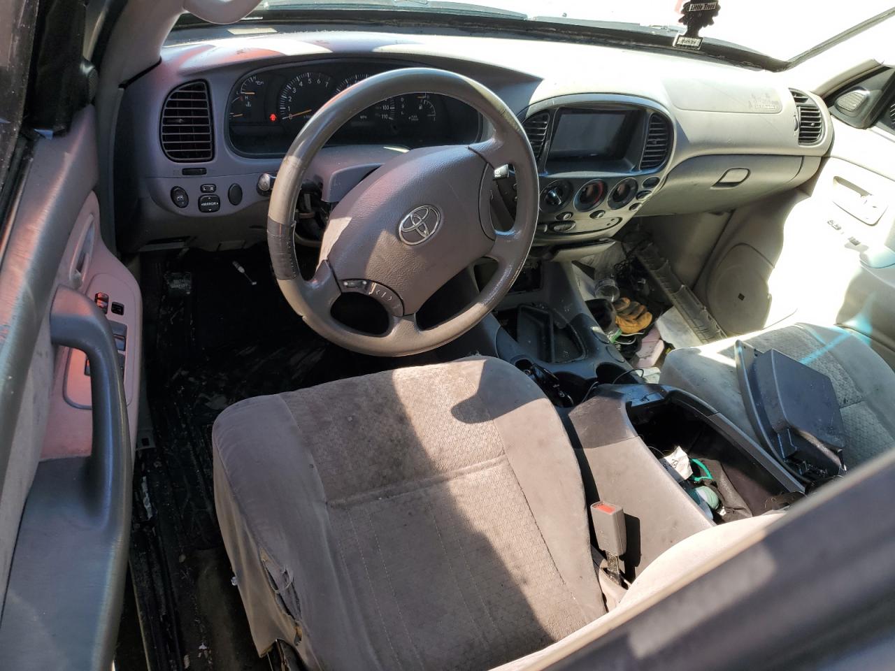 2004 Toyota Tundra - Image 8