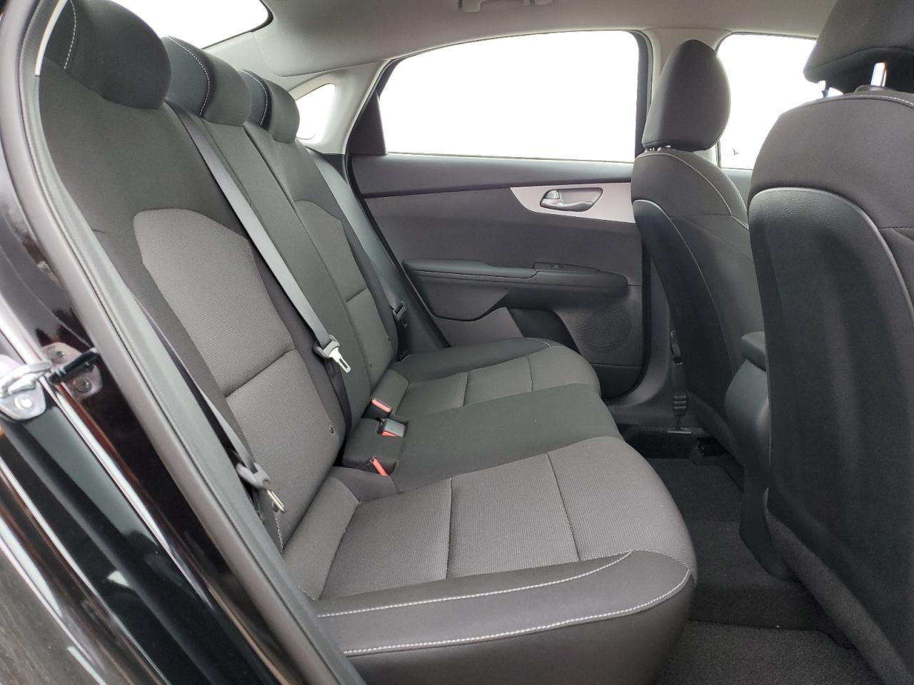 2024 Kia Forte - Image 10
