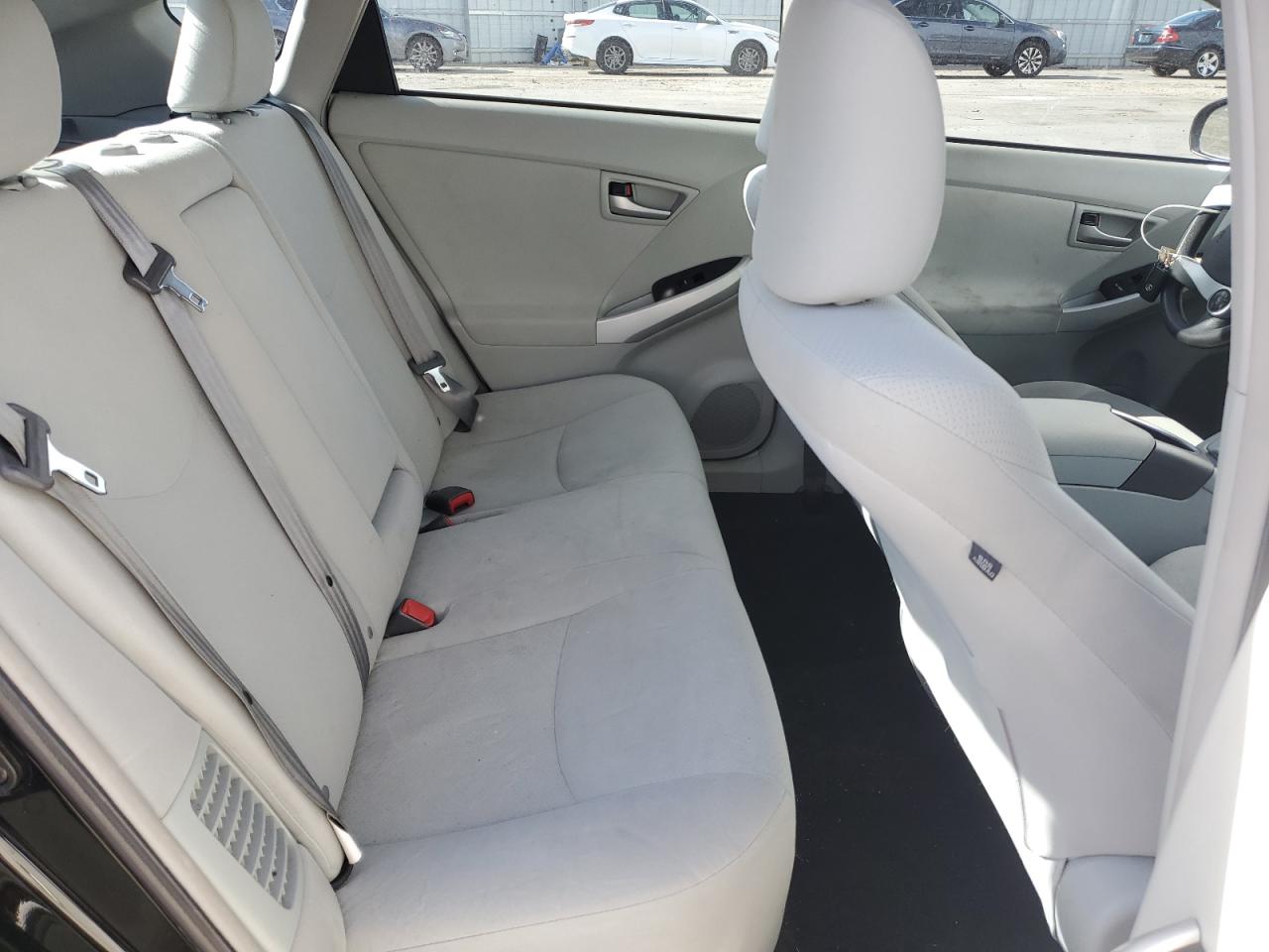 2012 Toyota Prius - Image 10