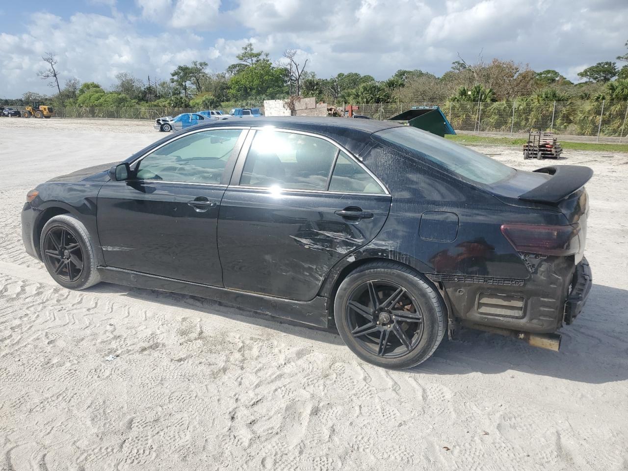 2007 Toyota Camry - Image 2