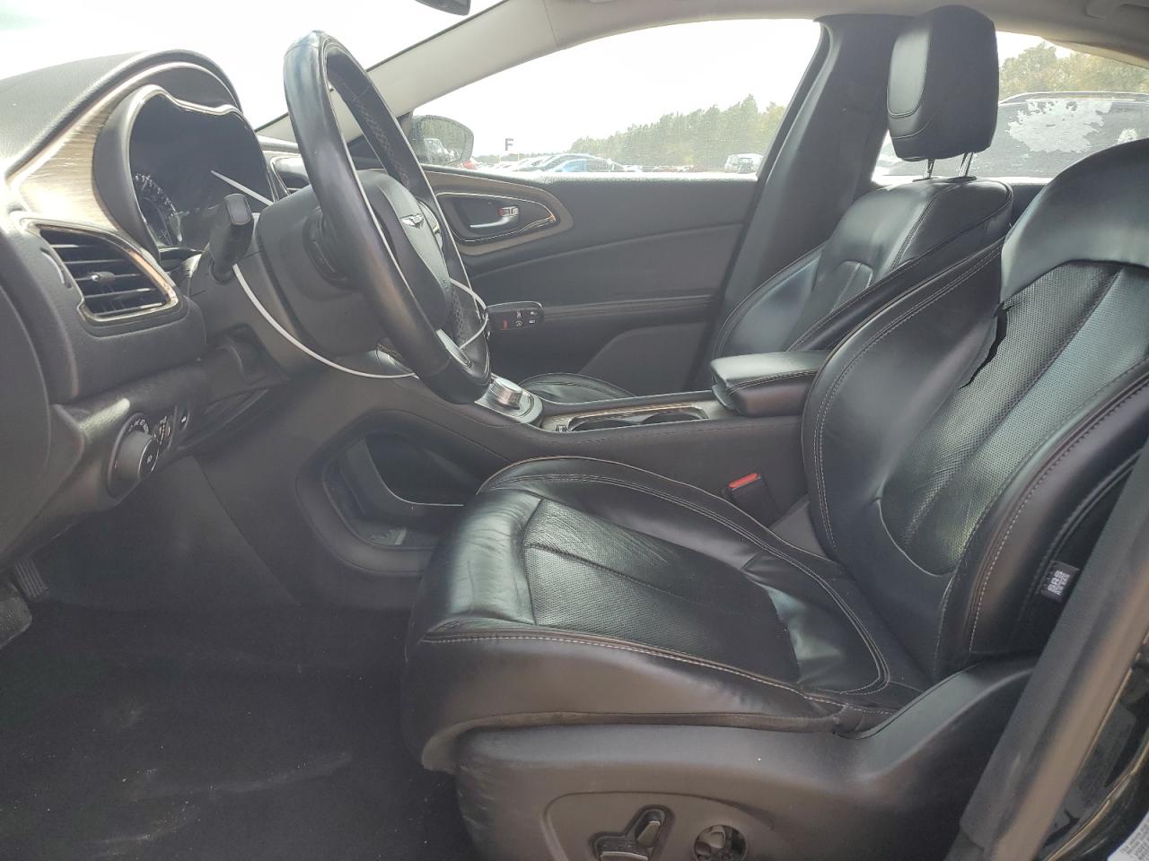 2015 Chrysler 200 - Image 7