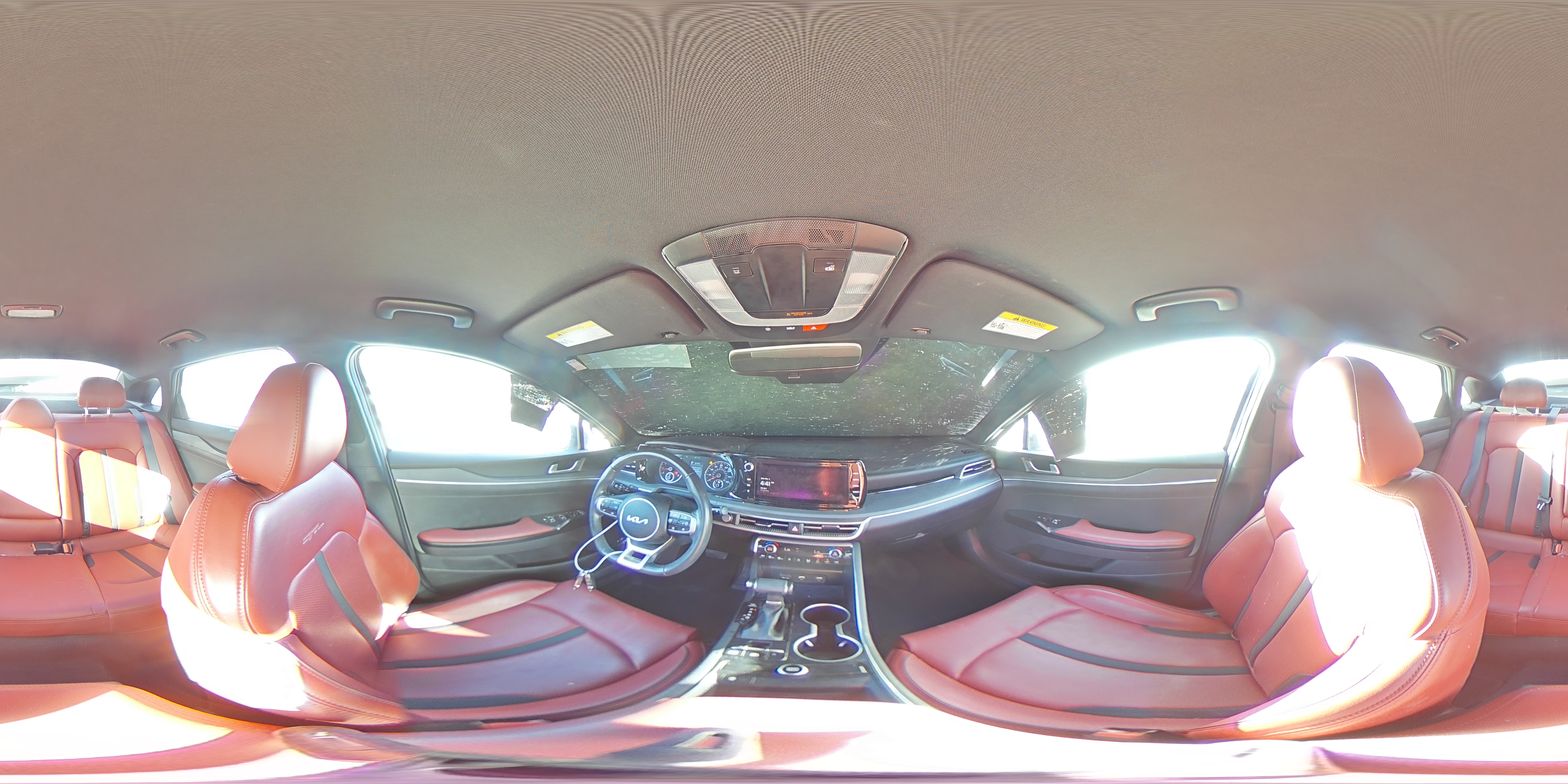 2023 Kia K5 - Image 13