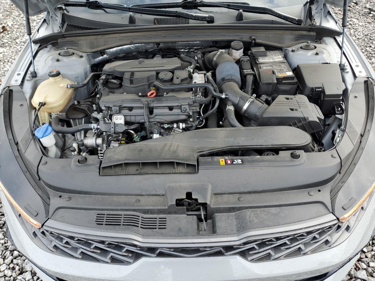 2023 Kia K5 - Image 11