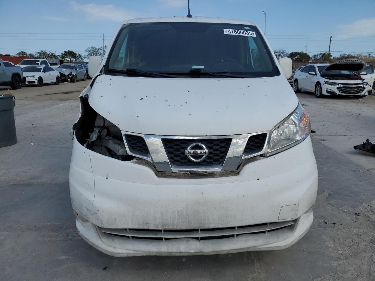 2015 Nissan NV - Image 5