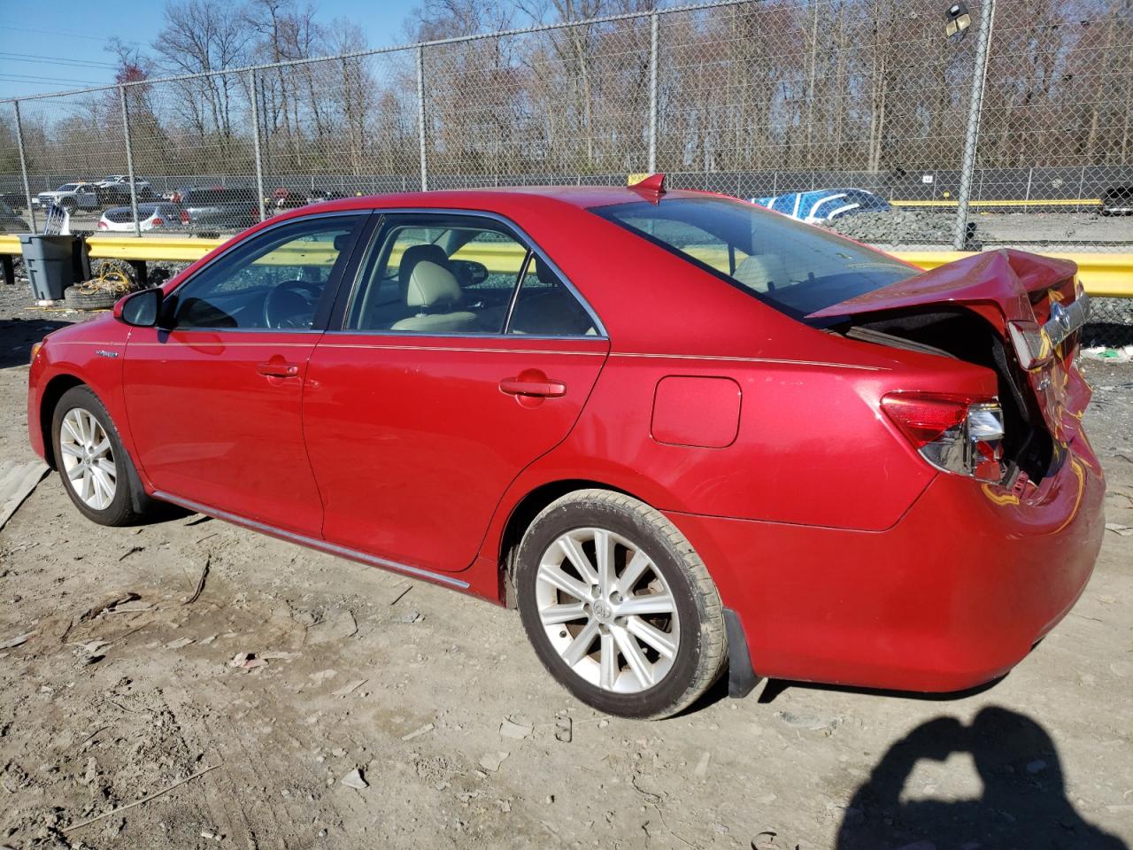 2014 Toyota Camry - Image 2