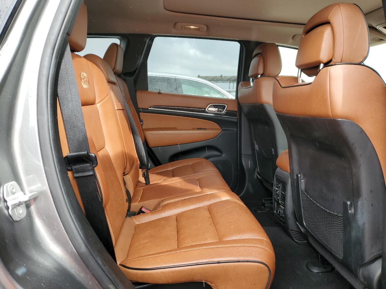 2012 Jeep Grand Cherokee - Image 11