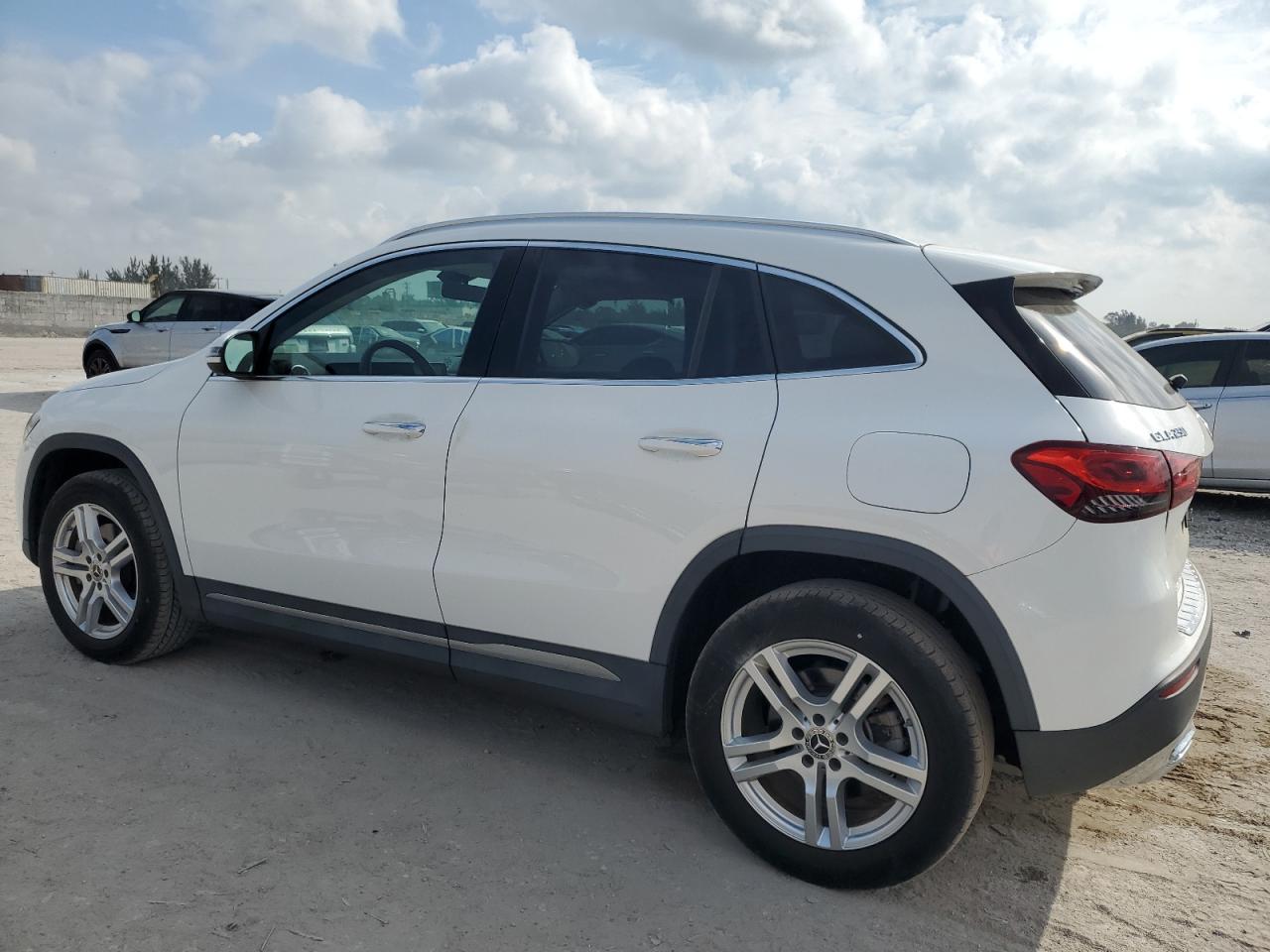 2021 Mercedes-Benz GLA-klasse - Image 2