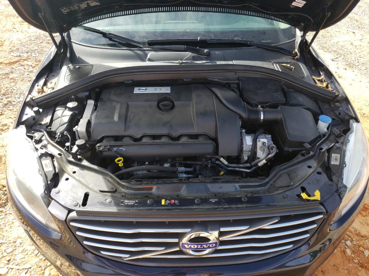 2016 Volvo XC60 - Image 12