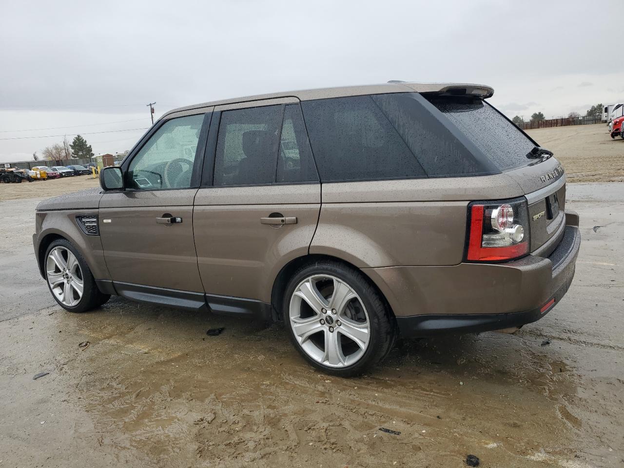 2013 Land Rover Range Rover - Image 2