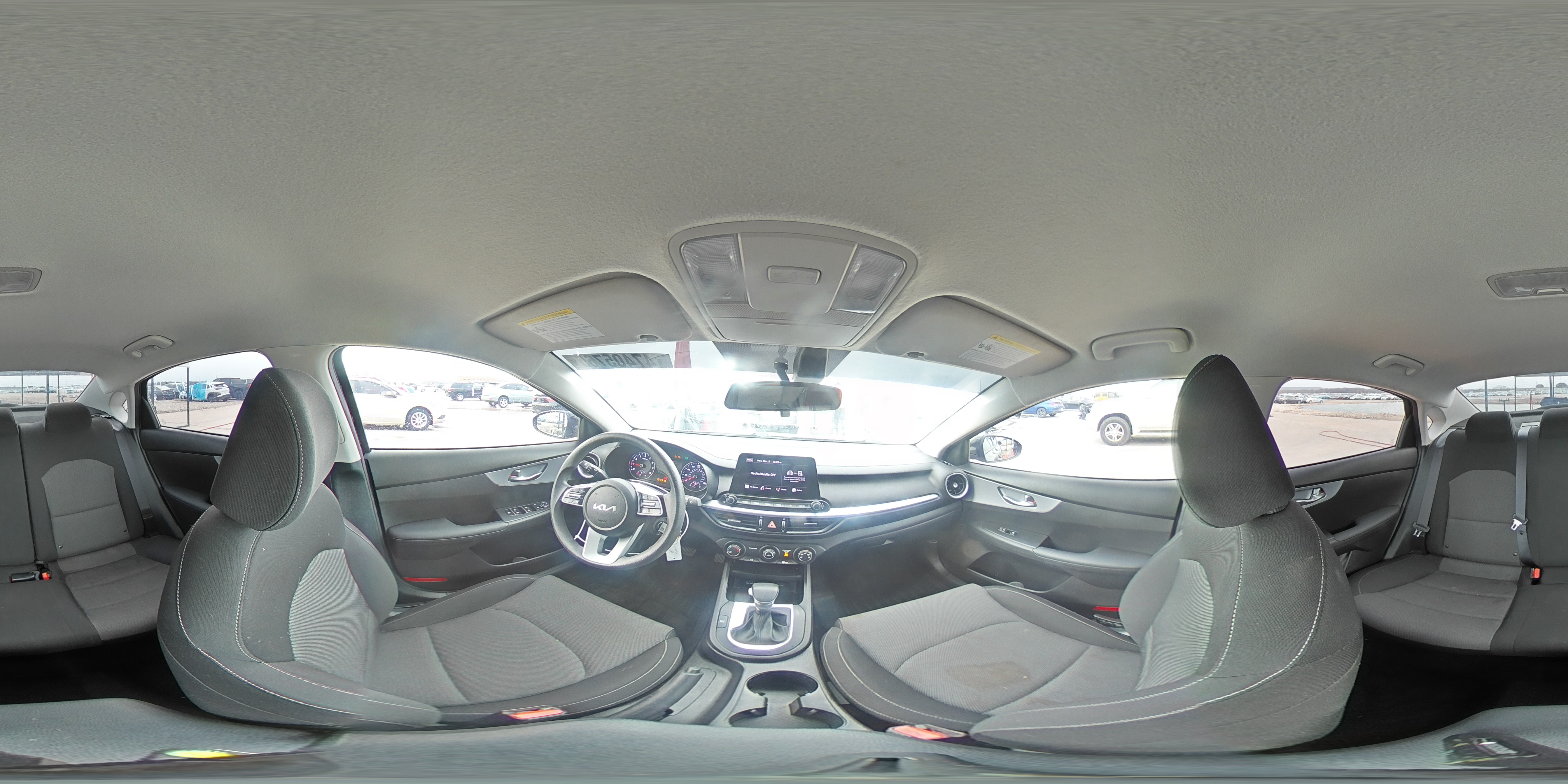 2022 Kia Forte - Image 14