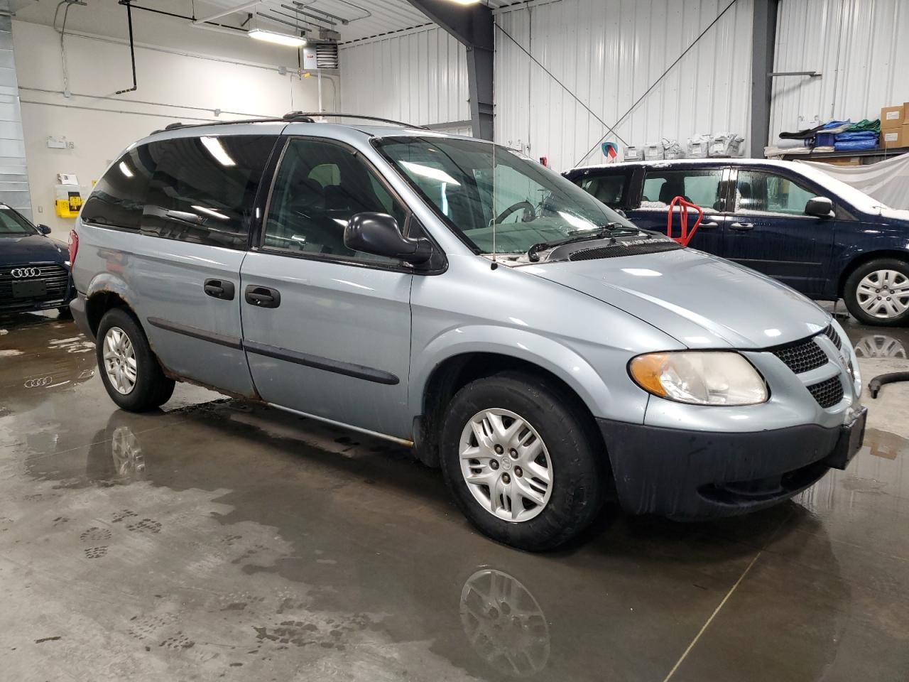 2004 Dodge Caravan - Image 4