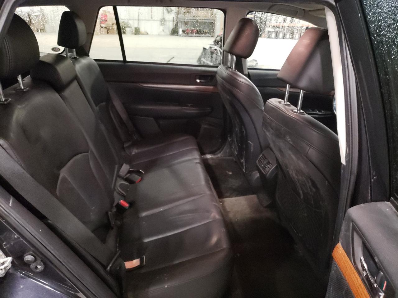 2013 Subaru Outback - Image 12
