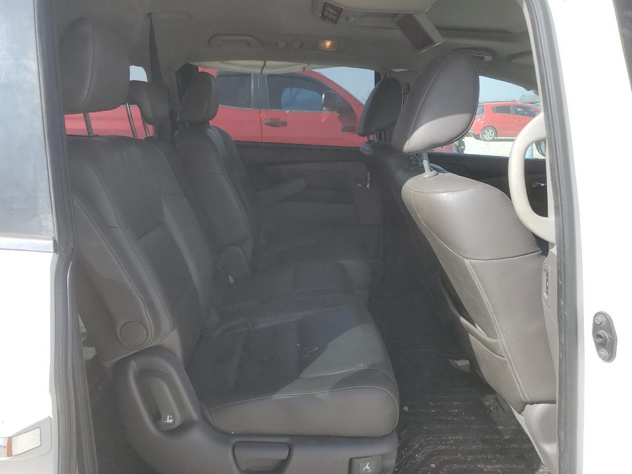 2015 Honda Odyssey - Image 11