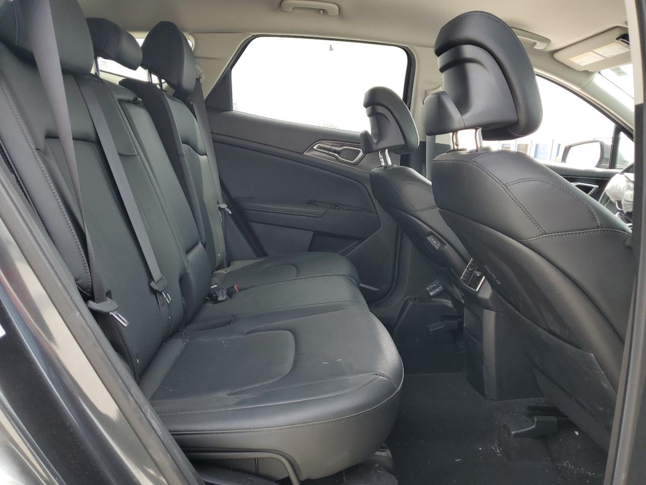 2023 Kia Sportage - Image 11