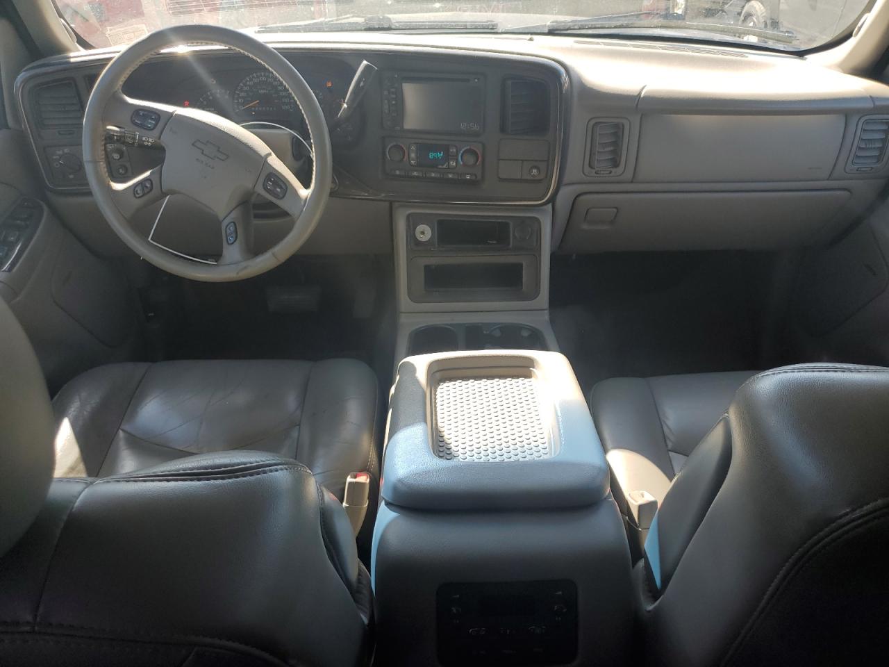2006 Chevrolet Suburban - Image 8
