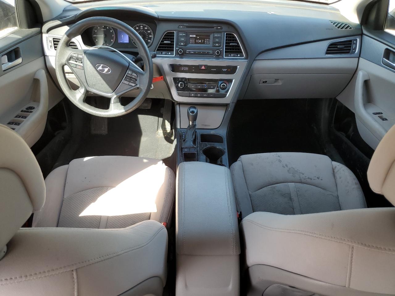 2017 Hyundai Sonata - Image 8