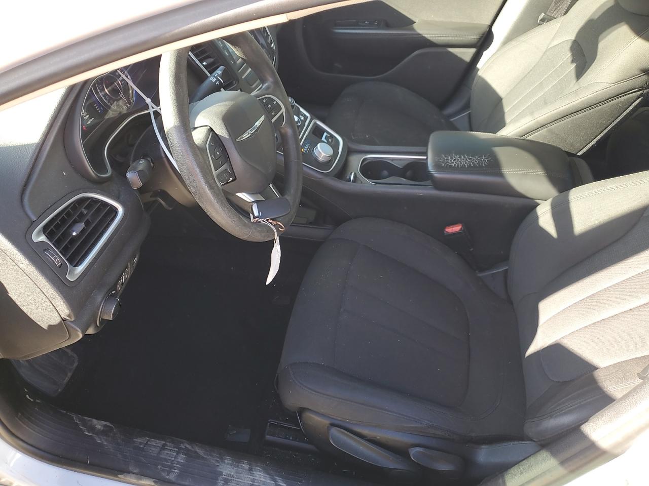 2016 Chrysler 200 - Image 7
