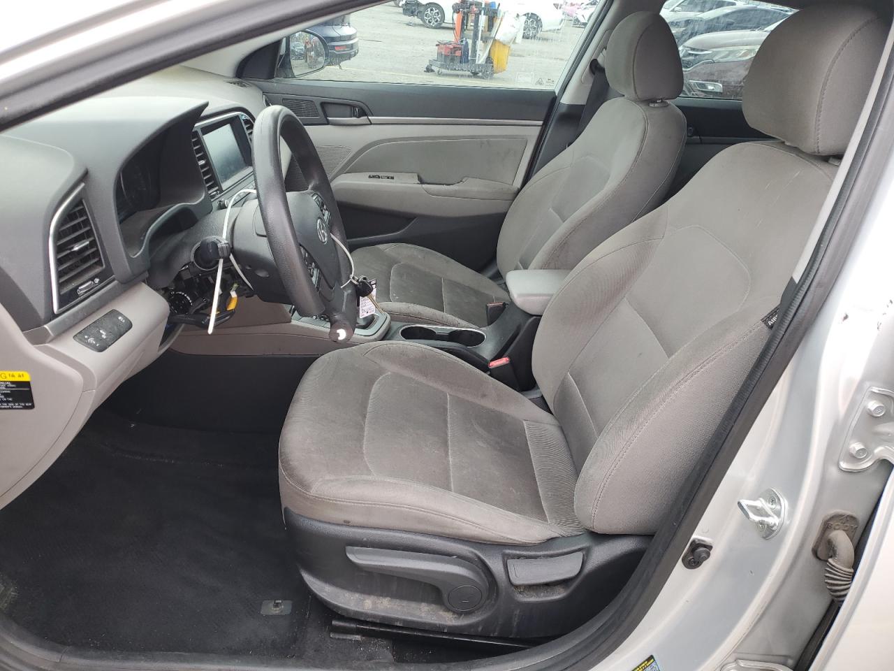 2018 Hyundai Elantra - Image 7