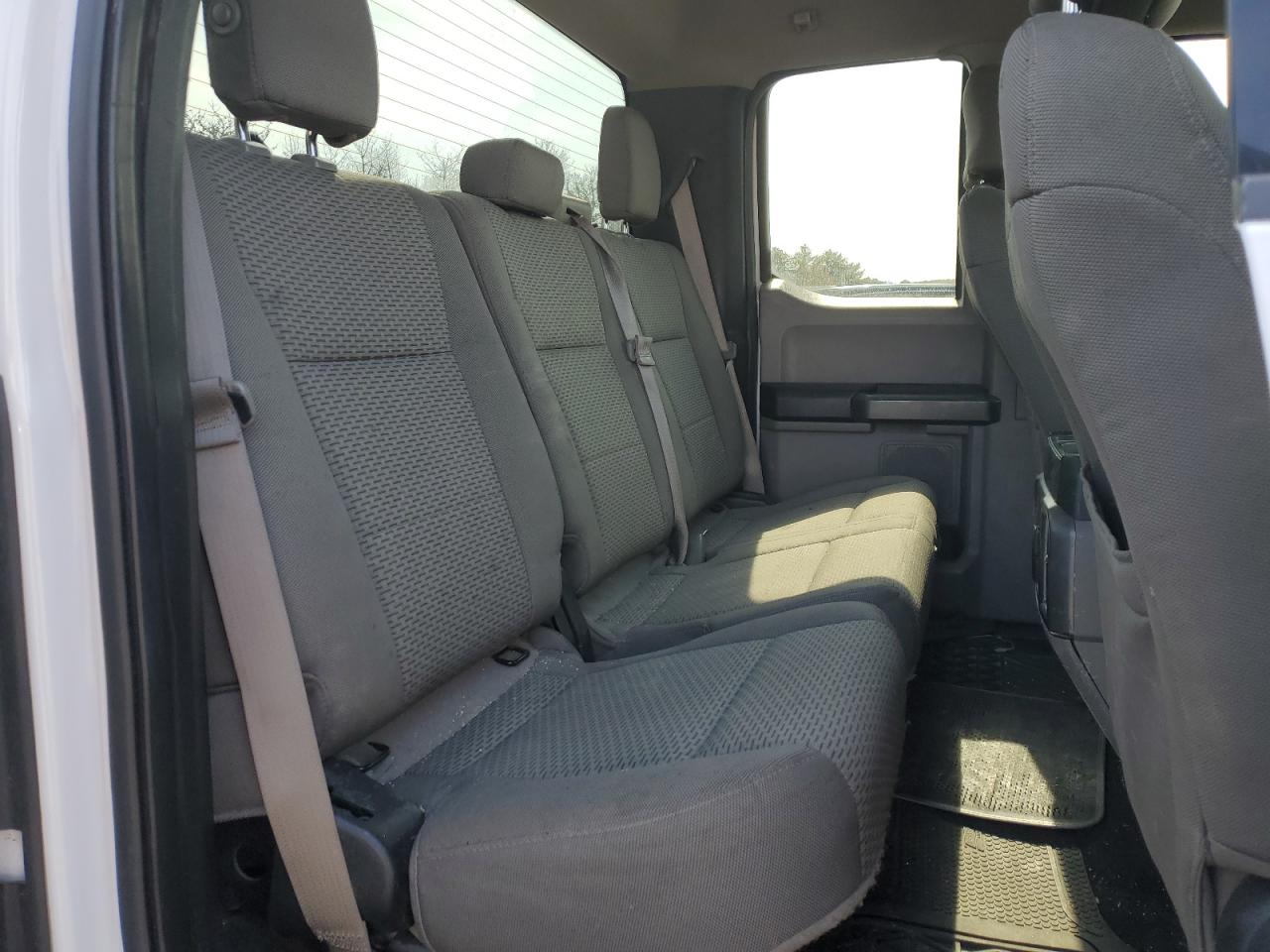 2015 Ford F-150 - Image 10