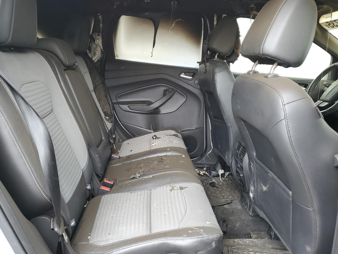 1FMCU9J93HUA05101 FORD ESCAPE 2017