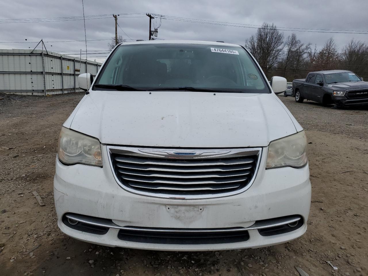 2014 Chrysler Town & Country - Image 5